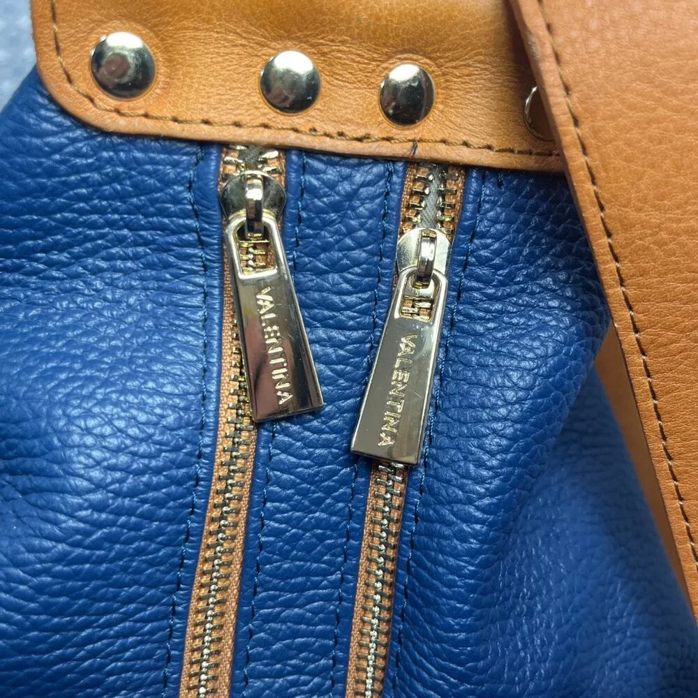 Valentina Italian leather convertible sling backpack in blue/tan pebbled leather - Picture 2 of 13